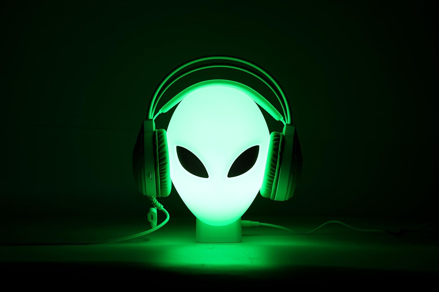 RGB Headphone Stand with Music Rhythm Light, 8-Color LED Gaming Headset Holder with USB & Type-C Charging Ports, Voice-Activated Light for PC Desk Setup, Gamer Gifts for Men & Boys