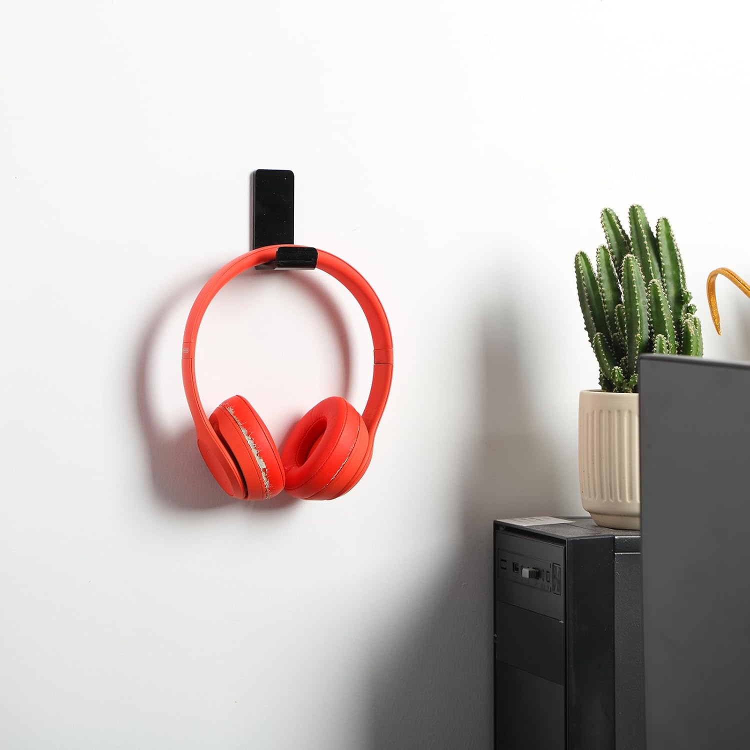 Weewooday 32 Pcs Headphone Hanger Headphone Holder Wall Hook Desk Bulk Adhesive Headset Wall Mount Stand General Purpose (Black)