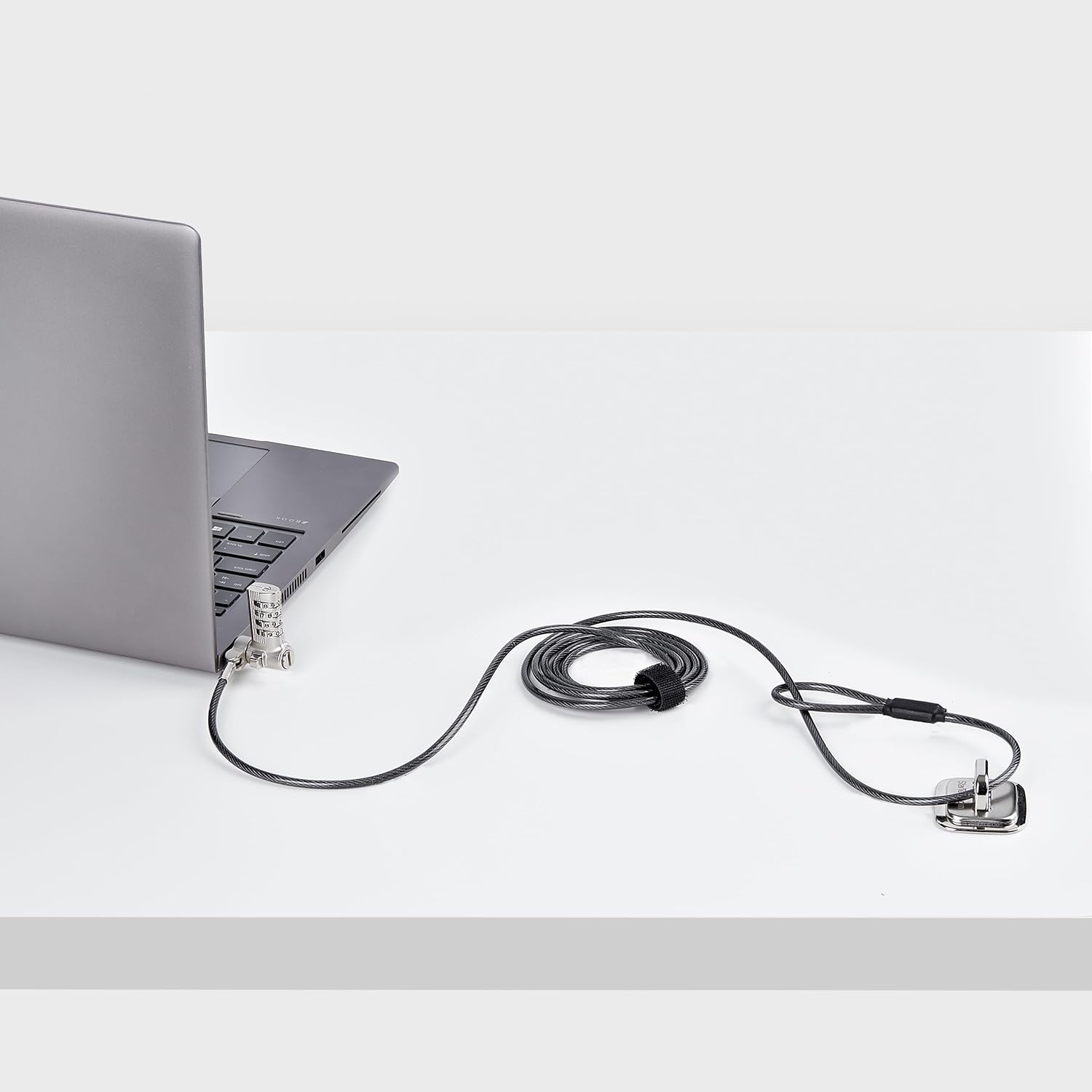 StarTech.com Universal Laptop Lock 6.6ft (2m), Security Cable for Notebooks Compatible with Noble Wedge/Nano/K-Slot, Keyless Combination Locking Cable, Cut-Resistant Cable, TAA (UNIVC4D-LAPTOP-LOCK)