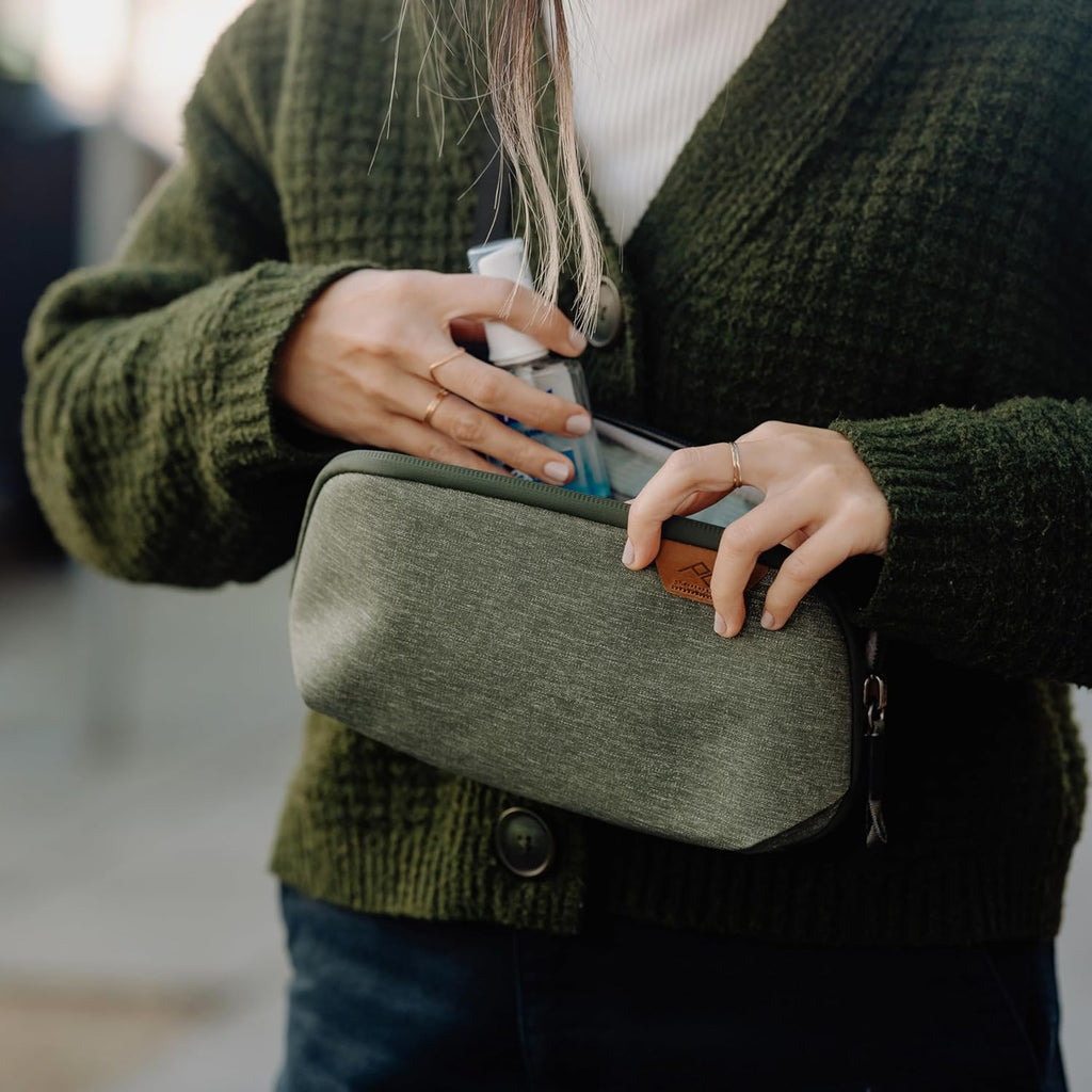 Peak Design Small Tech Pouch, Charcoal, Electronics Organizer for Travel or Everyday Carry, Origami-Style Storage, Cable Pass-Through, Weatherproof Recycled Nylon, Gear Carry Bag for Men and Women