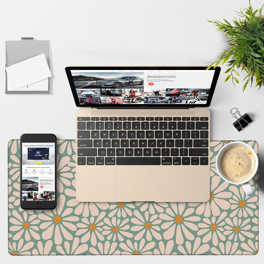 Retro Daisy Flowers Gaming Mouse Pad 3mm Thick Stitched Edge Waterproof Non-Slip Large Computer Keyboard Mouse Mat,Suitable for Office Entertainment Decorative Desk Pad 35.4 x 15.7 Inches